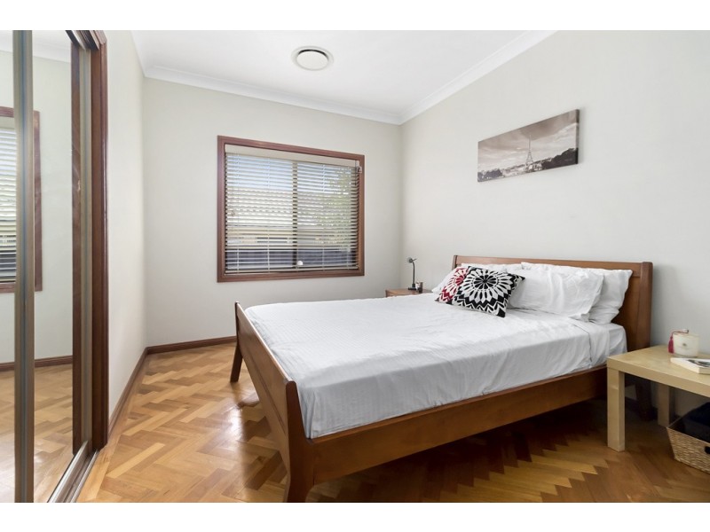 32  Province Street, Abbotsbury NSW 2176