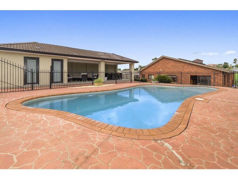32  Province Street, Abbotsbury NSW 2176