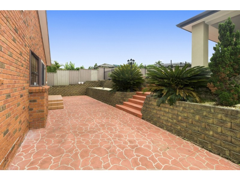 32  Province Street, Abbotsbury NSW 2176