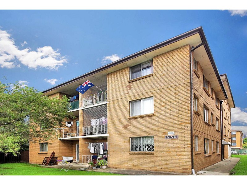 4/9 Hart Street, Warwick Farm NSW 2170