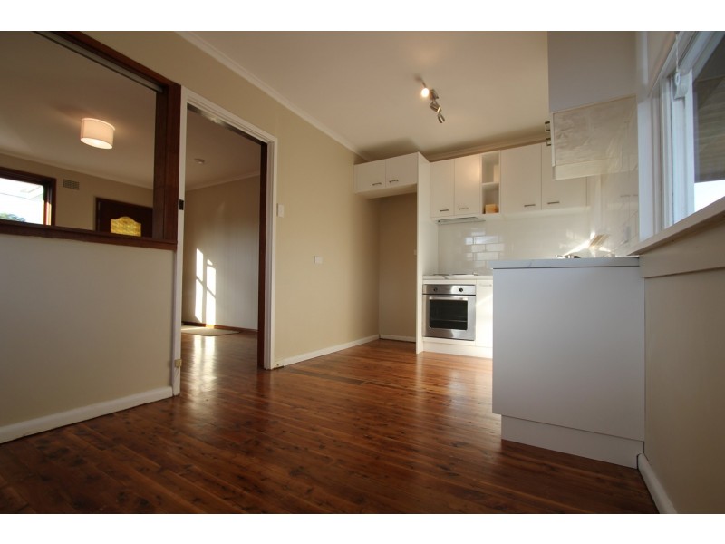 16 JAMES AVENUE, Lurnea NSW 2170