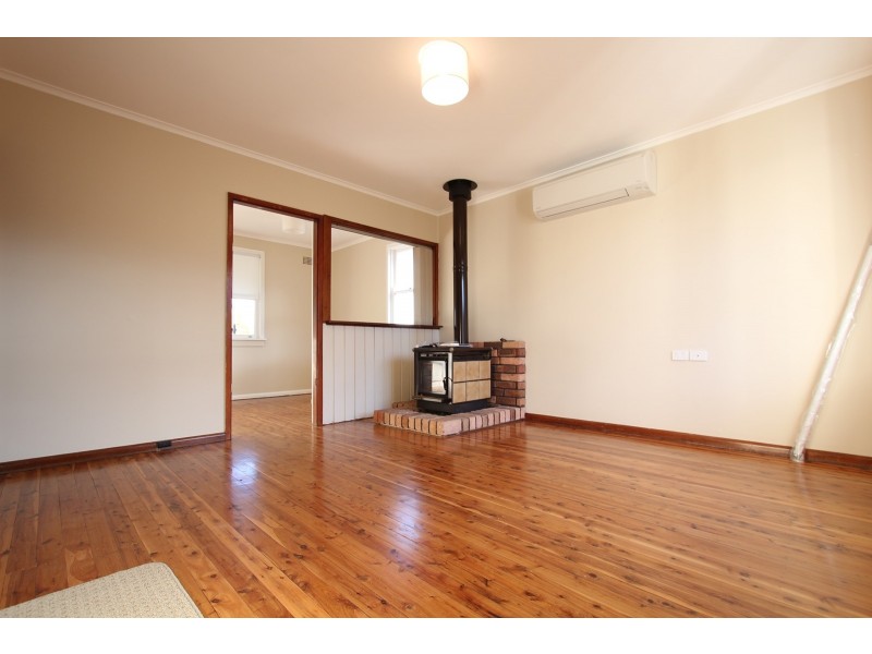 16 JAMES AVENUE, Lurnea NSW 2170