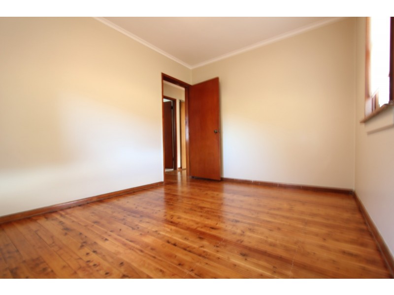 16 JAMES AVENUE, Lurnea NSW 2170