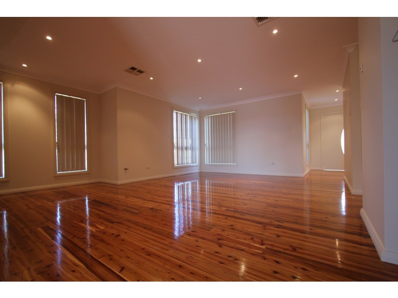 42 Wagga Wagga Street, Prestons NSW 2170