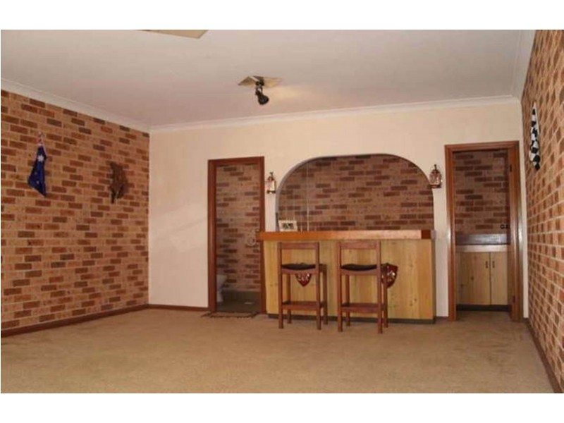 6 Buckland Road, Casula NSW 2170