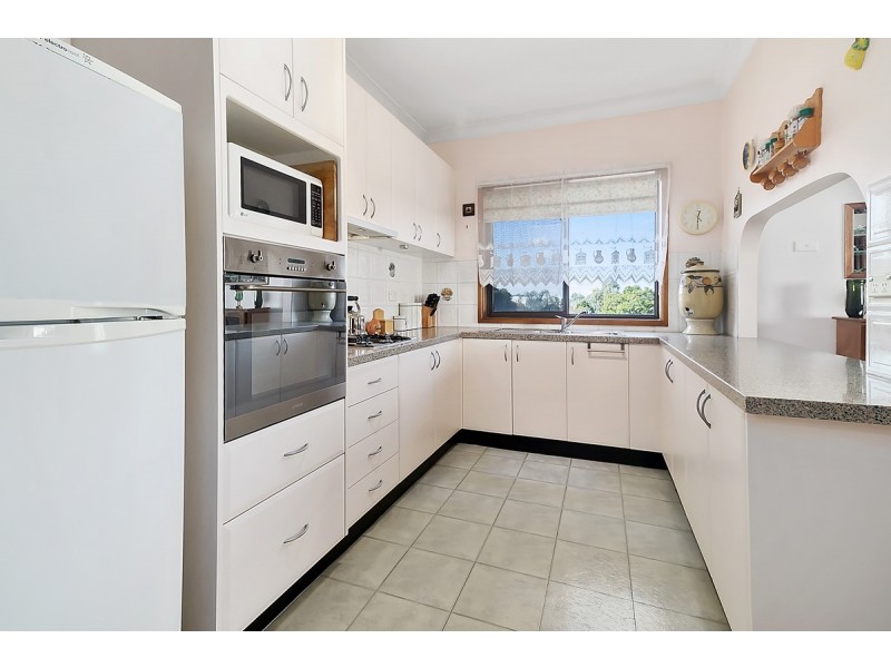 32 Phoenix Crescent, Casula NSW 2170