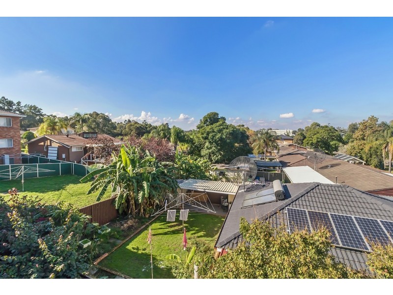 32 Phoenix Crescent, Casula NSW 2170