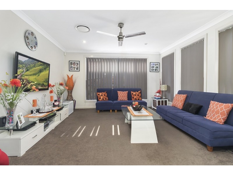 6 Charlie Street, Middleton Grange NSW 2171