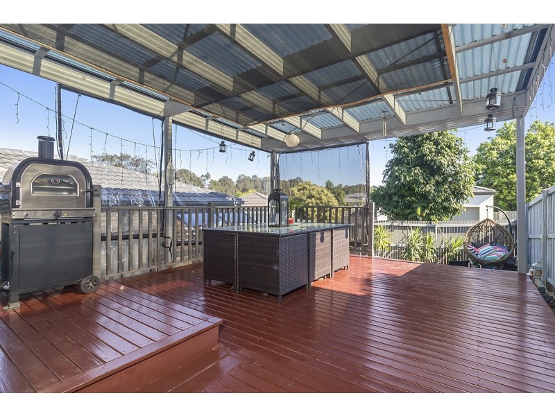 6 Charlie Street, Middleton Grange NSW 2171