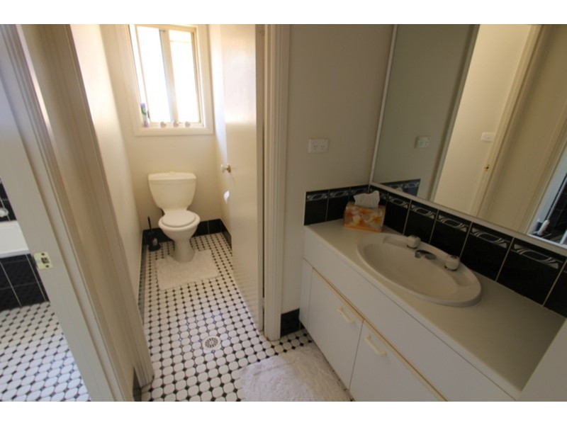 20B Cato Way, Casula NSW 2170