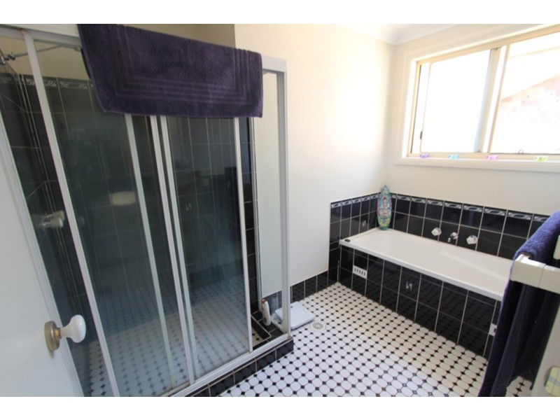 20B Cato Way, Casula NSW 2170