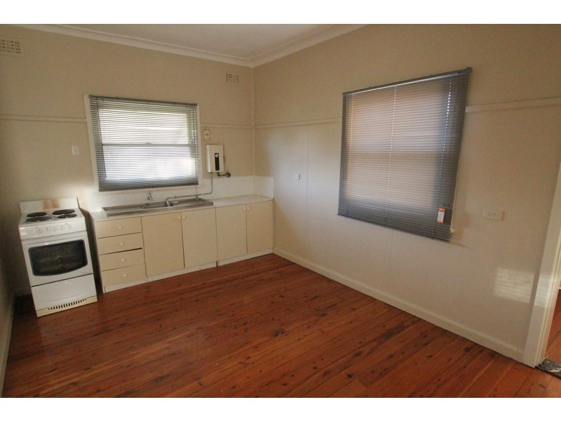 2 Marsh Parade, Casula NSW 2170