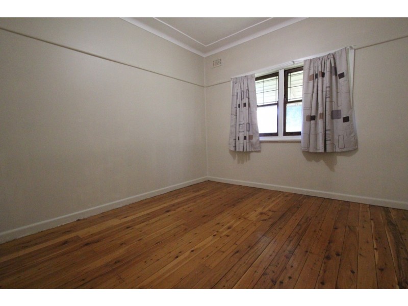 2 Marsh Parade, Casula NSW 2170