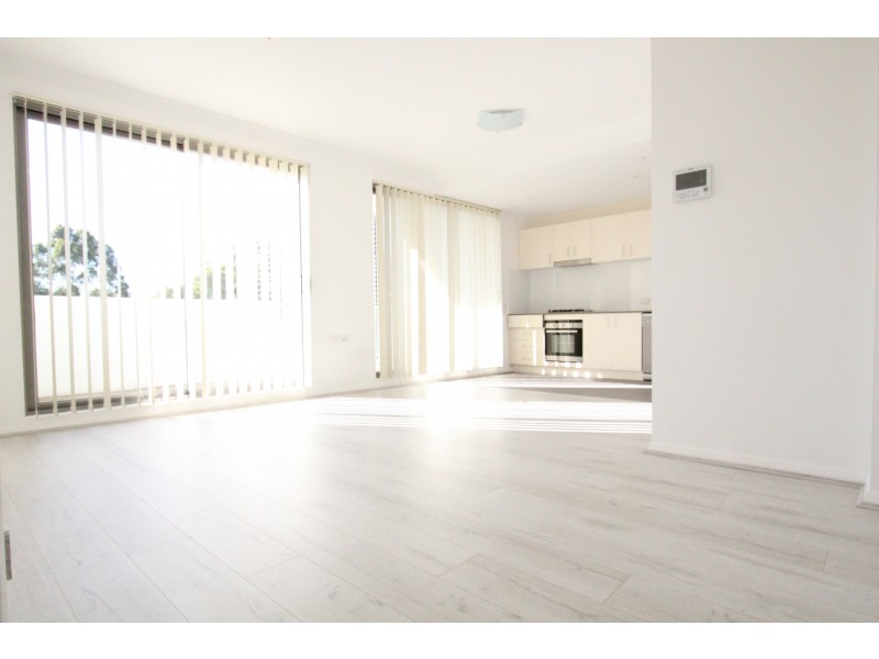 10/1 Browne Parade, Liverpool NSW 2170