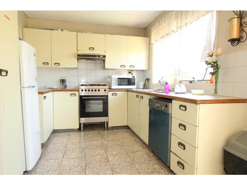 15/225 Harrow Road, Glenfield NSW 2167