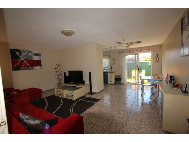 15/225 Harrow Road, Glenfield NSW 2167