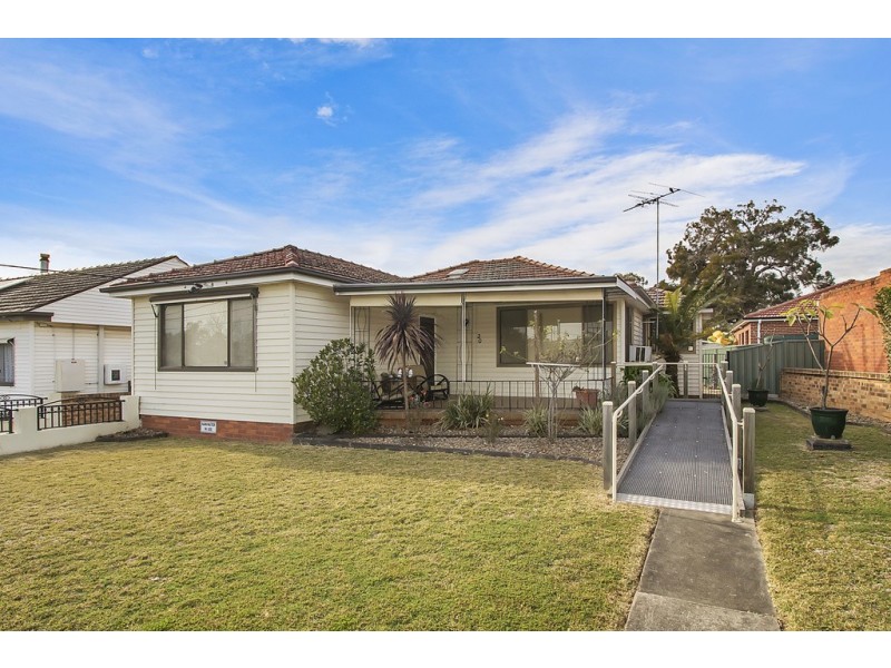 20 Rowe Ave, Lurnea NSW 2170