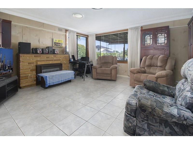 20 Rowe Ave, Lurnea NSW 2170