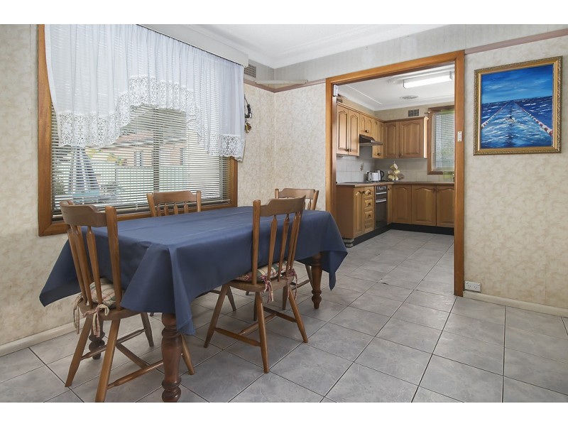 20 Rowe Ave, Lurnea NSW 2170