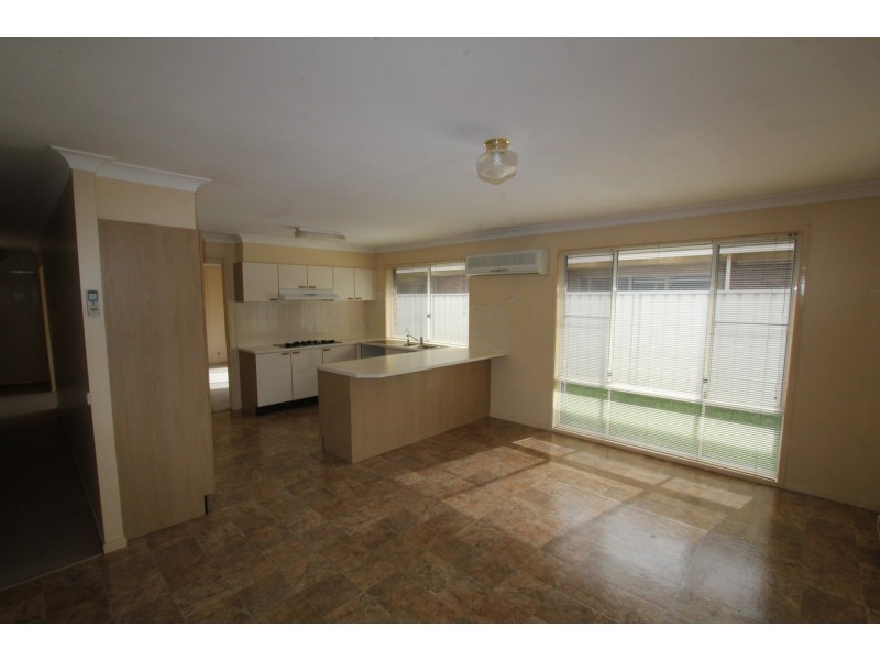 5 Timbara Court, Wattle Grove NSW 2173