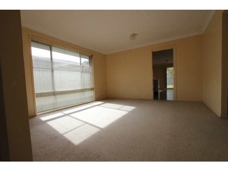 5 Timbara Court, Wattle Grove NSW 2173