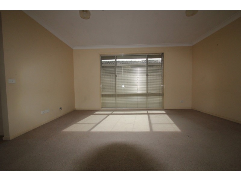 5 Timbara Court, Wattle Grove NSW 2173