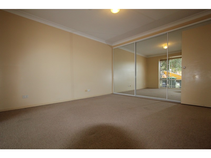 5 Timbara Court, Wattle Grove NSW 2173