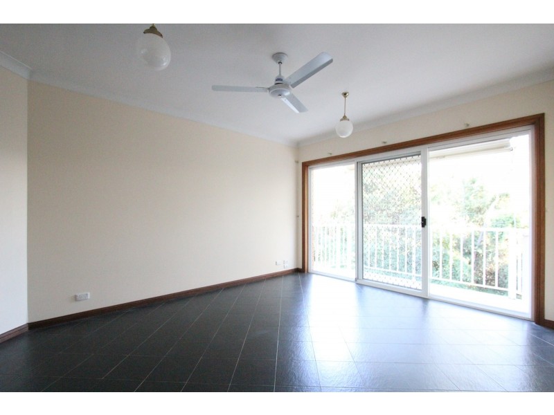 2/55 Leacocks Lane, Casula NSW 2170