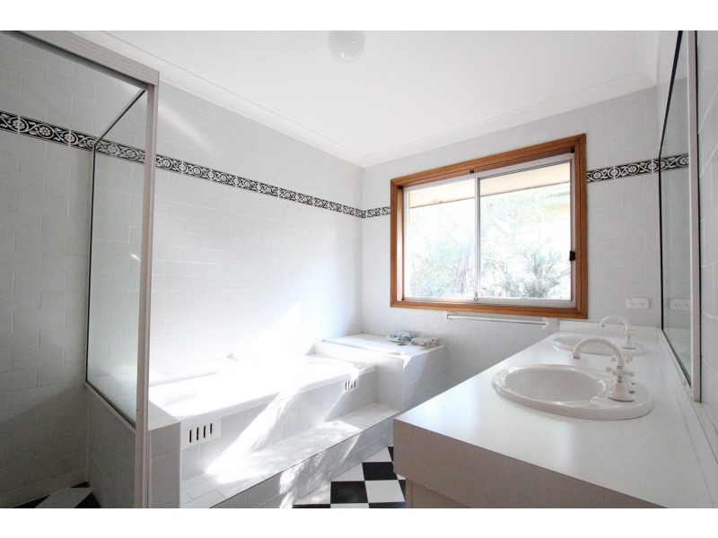 2/55 Leacocks Lane, Casula NSW 2170