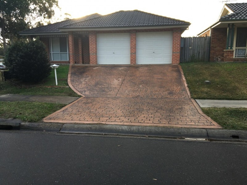 13 Culgoa Court, Wattle Grove NSW 2173