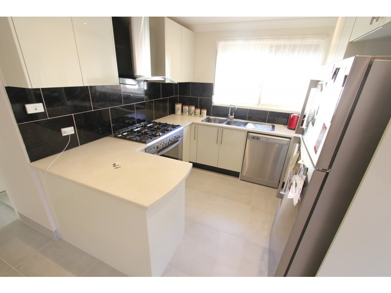 18B Lorikeet Avenue, Green Valley NSW 2168