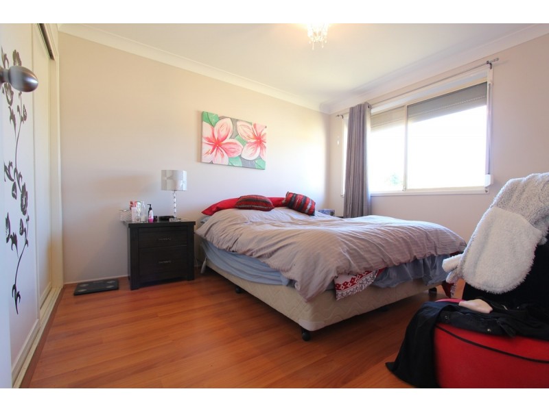 18B Lorikeet Avenue, Green Valley NSW 2168