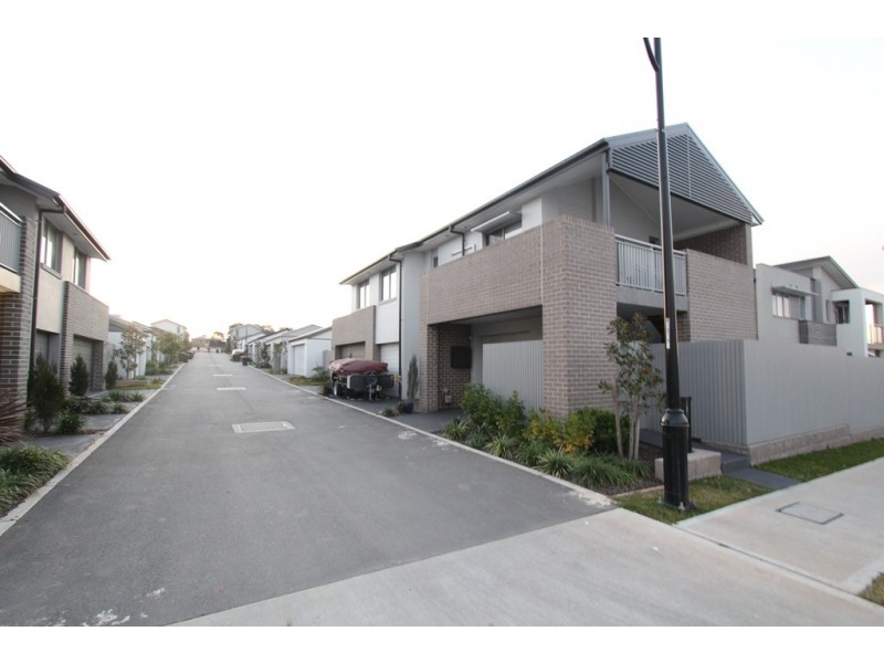 18 Greenview Drive, Moorebank NSW 2170