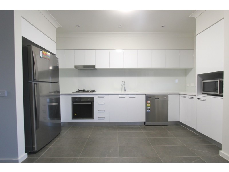 18 Greenview Drive, Moorebank NSW 2170