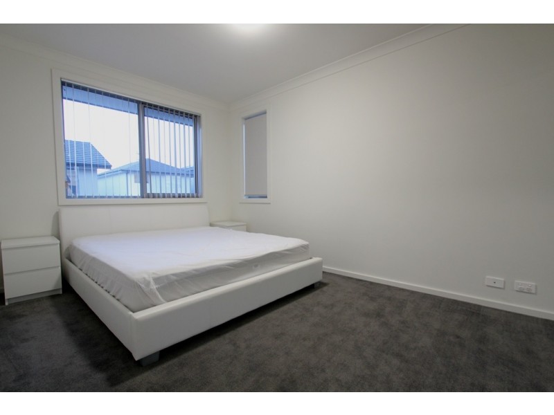 18 Greenview Drive, Moorebank NSW 2170