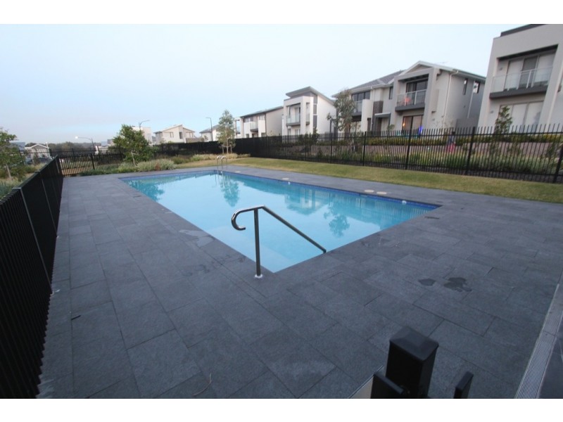 18 Greenview Drive, Moorebank NSW 2170