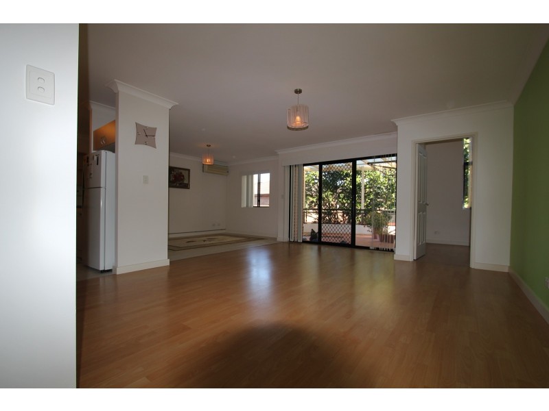 8/69 Bathurst Street, Liverpool NSW 2170