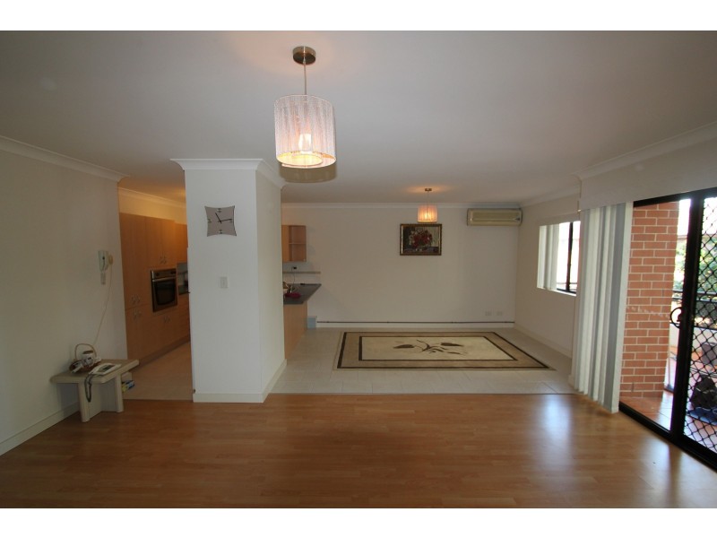 8/69 Bathurst Street, Liverpool NSW 2170