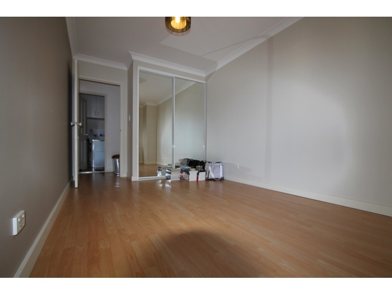 8/69 Bathurst Street, Liverpool NSW 2170