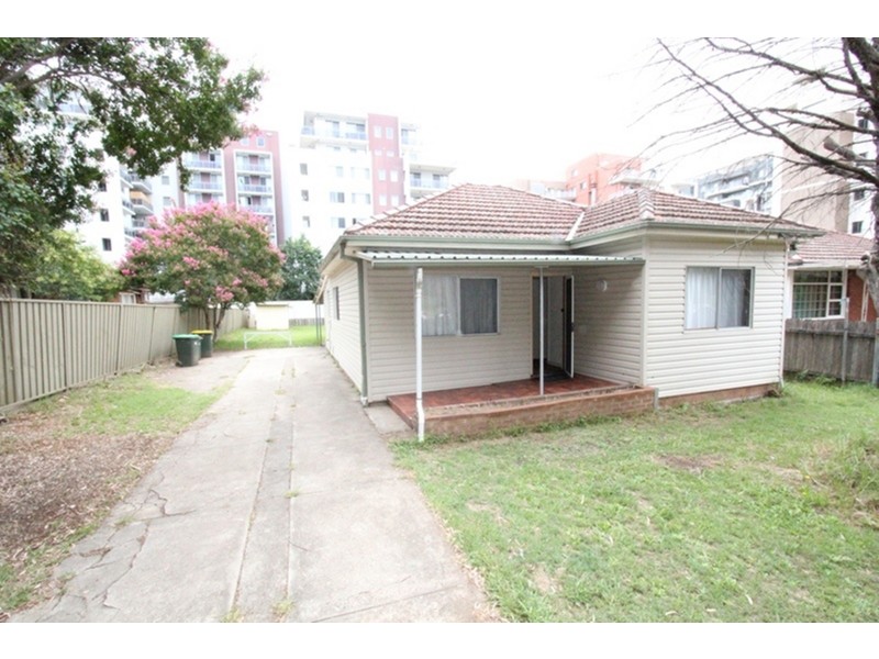 13 Northumberland Street, Liverpool NSW 2170