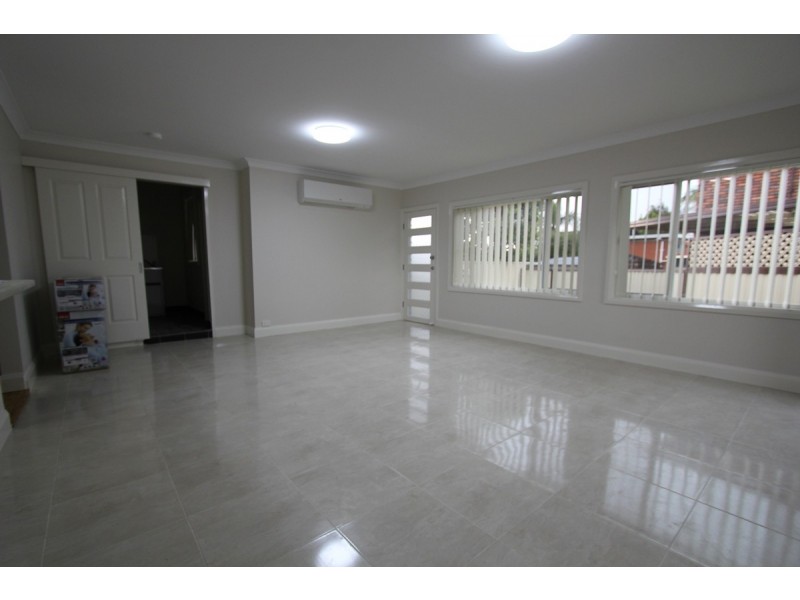 1 Fitzpatrick Crescent, Casula NSW 2170