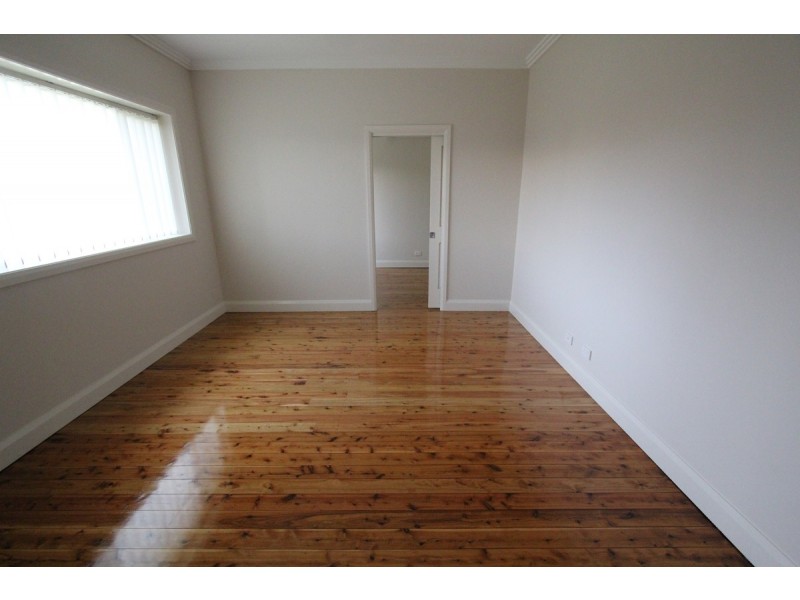 1 Fitzpatrick Crescent, Casula NSW 2170