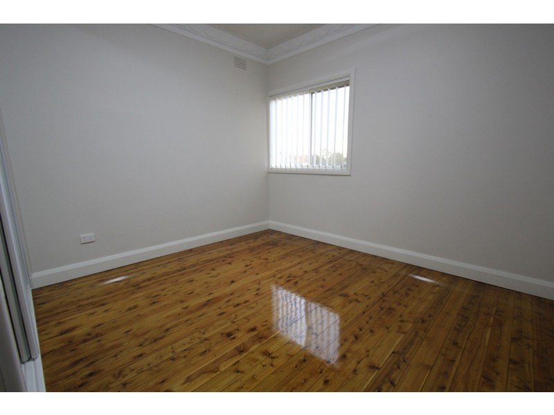 1 Fitzpatrick Crescent, Casula NSW 2170