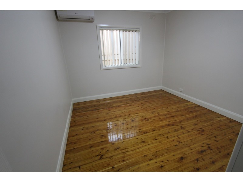 1 Fitzpatrick Crescent, Casula NSW 2170