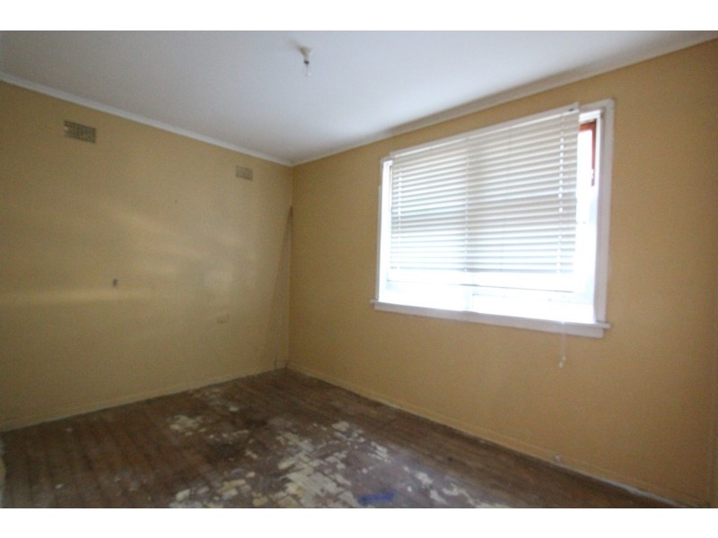 16 Gallop Street, Warwick Farm NSW 2170