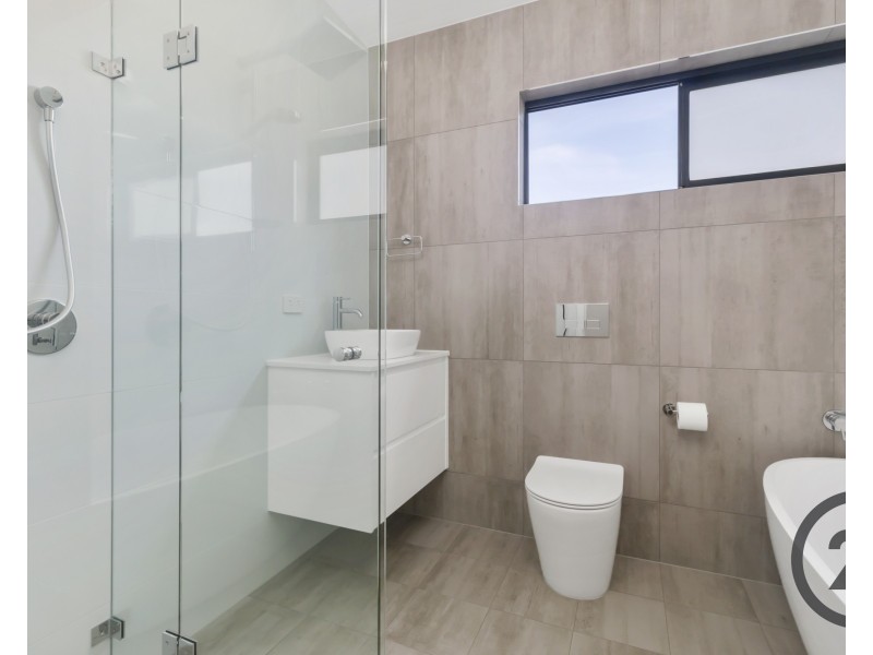 8 Crammond Boulevarde, Caringbah NSW 2229