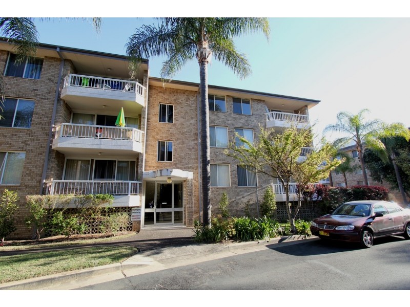 24/7 Mead Drive, Chipping Norton NSW 2170