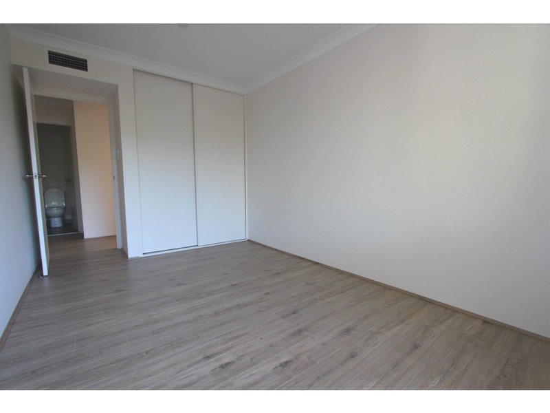 24/7 Mead Drive, Chipping Norton NSW 2170