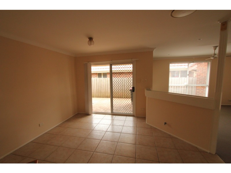 19 Farnborough Court, Wattle Grove NSW 2173