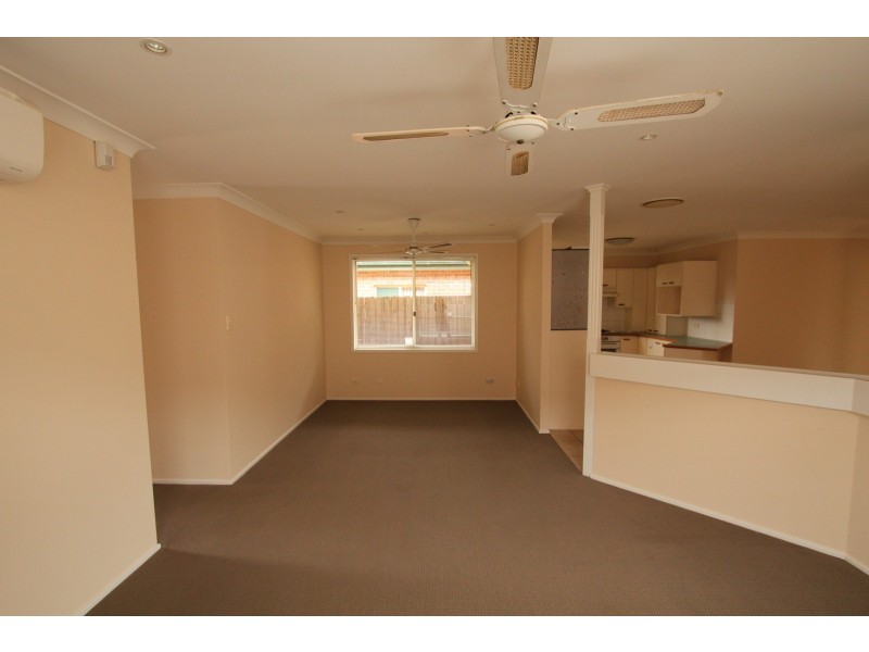 19 Farnborough Court, Wattle Grove NSW 2173